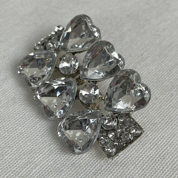 Vintage Heart Shaped Crystal Rhinestone Brooch Silver Tone Elegant Design - Picture 5 of 8